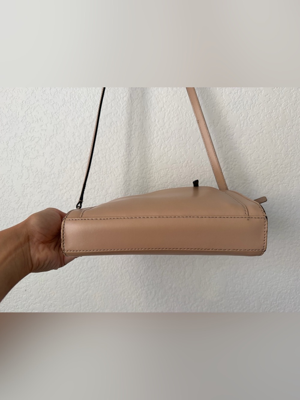 Kate Spade Beige Black Hadley Street Adelia 100% LEATHER Crossbody Messenger Bag - Picture 4 of 10